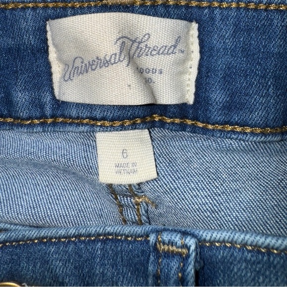 Universal Thread Blue Denim Shorts - Picture 4 of 4